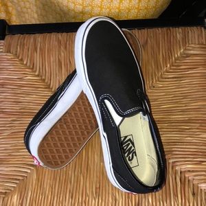 Sz 8 Black Slip-On Vans